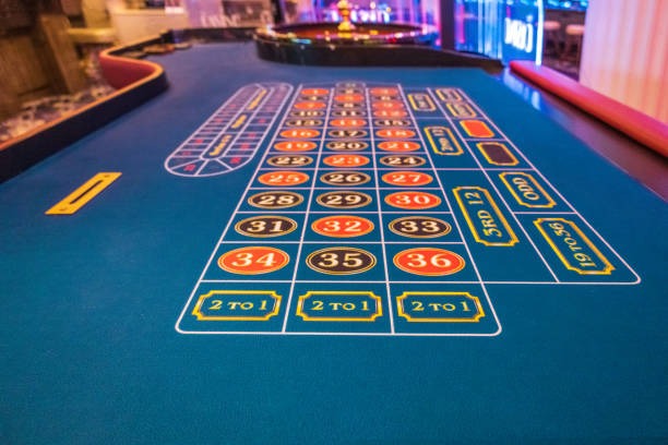 Play'n GO game interface on master 138 showing payout table and game features